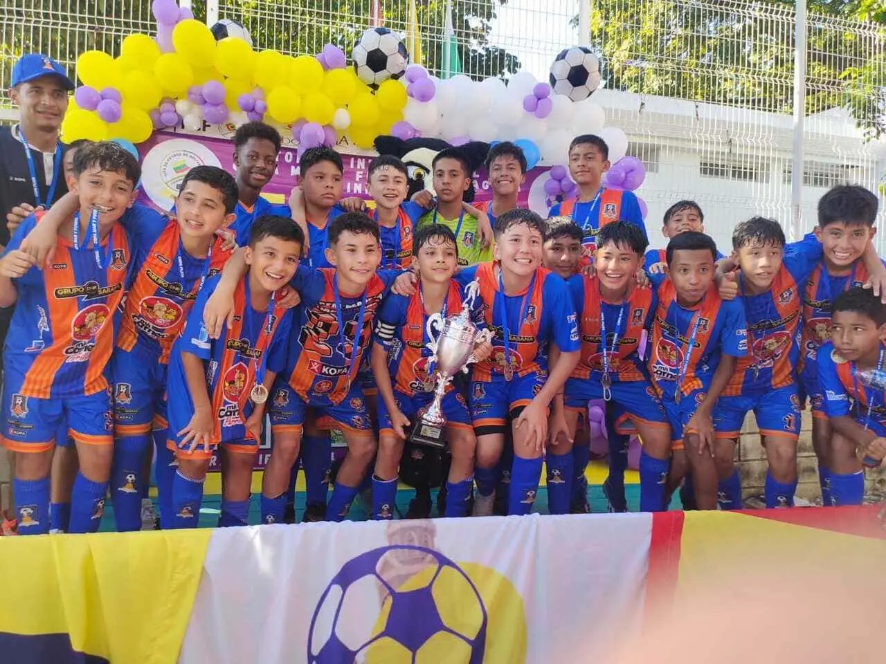 Real Academia Maracaneiros Campeon Copa Mar y Futbol